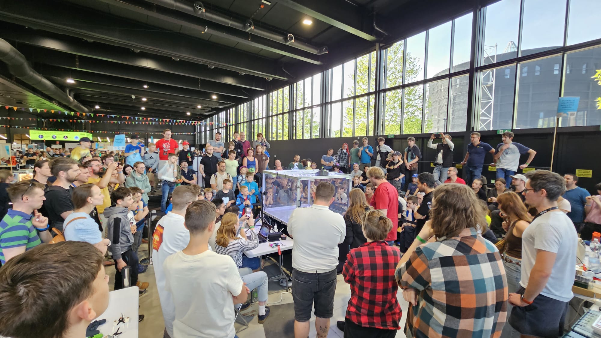 Bitva robotů na Maker Faire